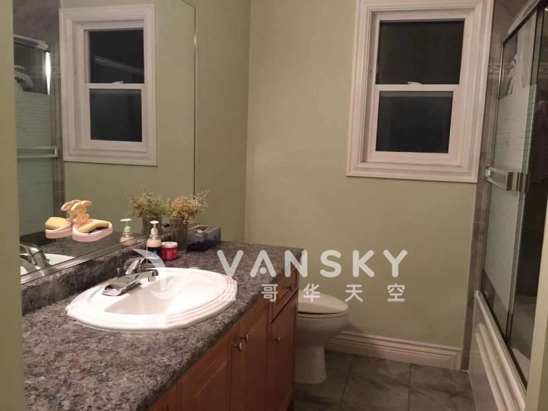 251125153549_Shared Bathroom 2.JPG